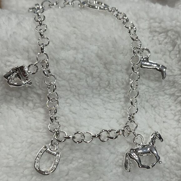 Cowgirl Charm Bracelet Southwest Style Silvertone Womens Toggle Western 8in - Picture 3 of 9